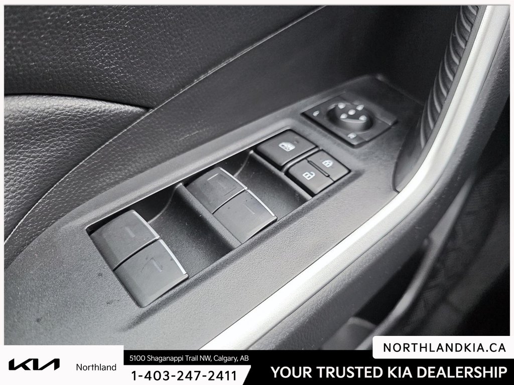 2023 Toyota RAV4 XLE-7