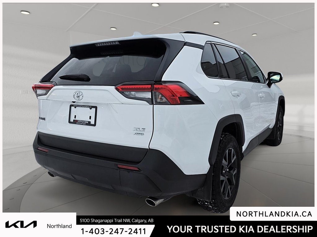 2023 Toyota RAV4 XLE-3