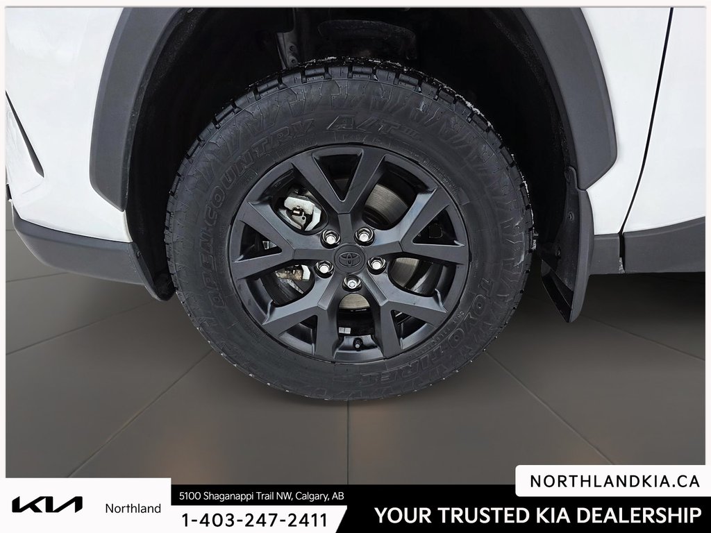 2023 Toyota RAV4 XLE-6