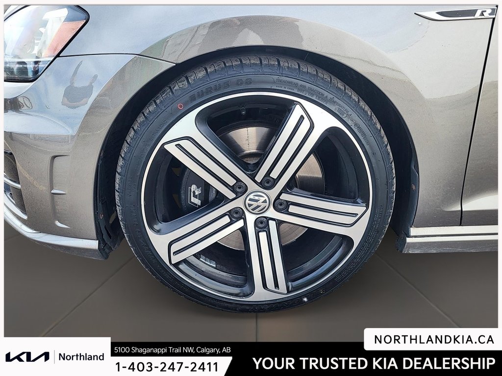 2017 Volkswagen Golf R 2.0 TSI-6