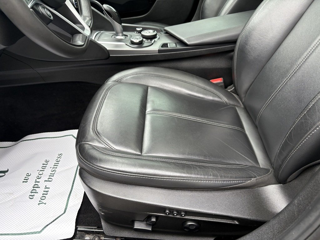 2018 Alfa Romeo GIULIA TI   AWD   HARMAN/KARDON   PANO   BLIND SPOT in Oakville, Ontario - 13 - w1024h768px
