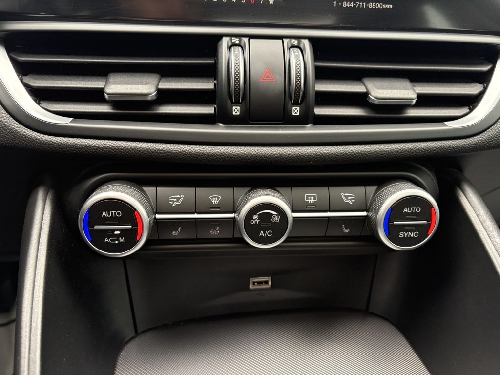 2018 Alfa Romeo GIULIA TI   AWD   HARMAN/KARDON   PANO   BLIND SPOT in Oakville, Ontario - 20 - w1024h768px