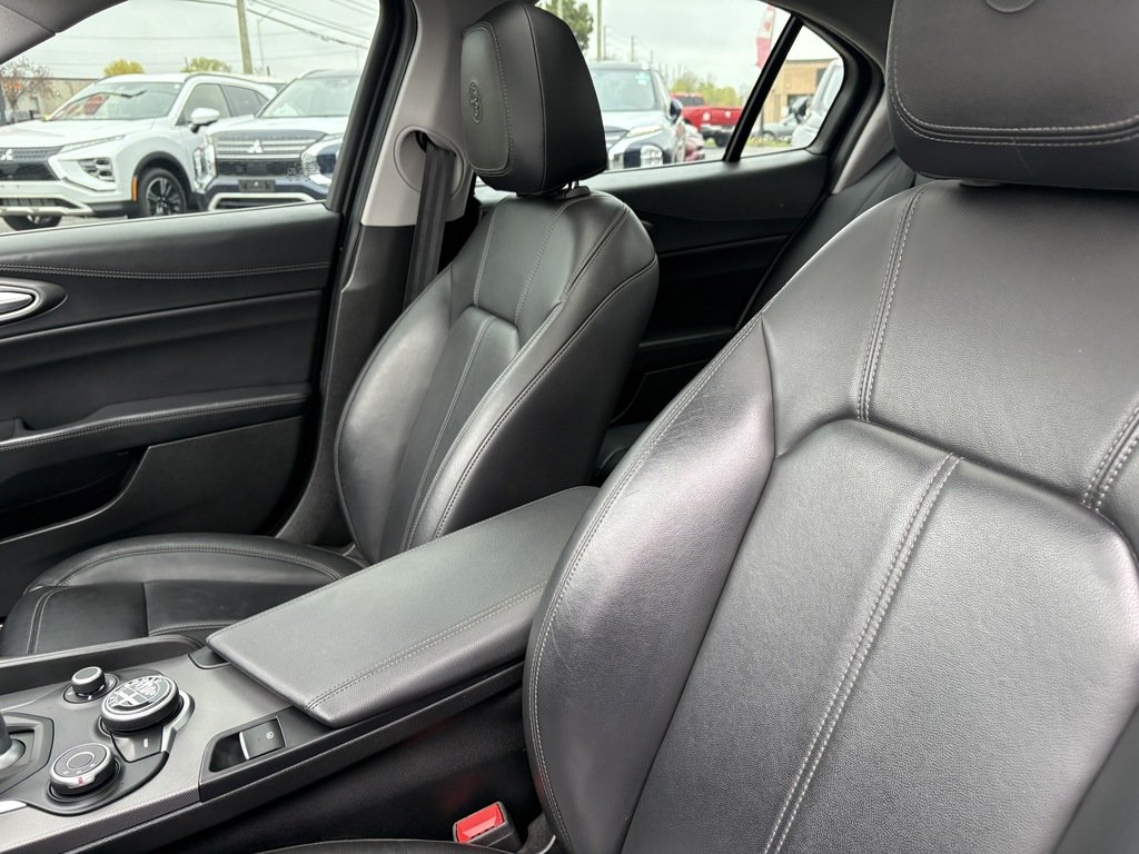 2018 Alfa Romeo GIULIA TI   AWD   HARMAN/KARDON   PANO   BLIND SPOT in Oakville, Ontario - 14 - w1024h768px