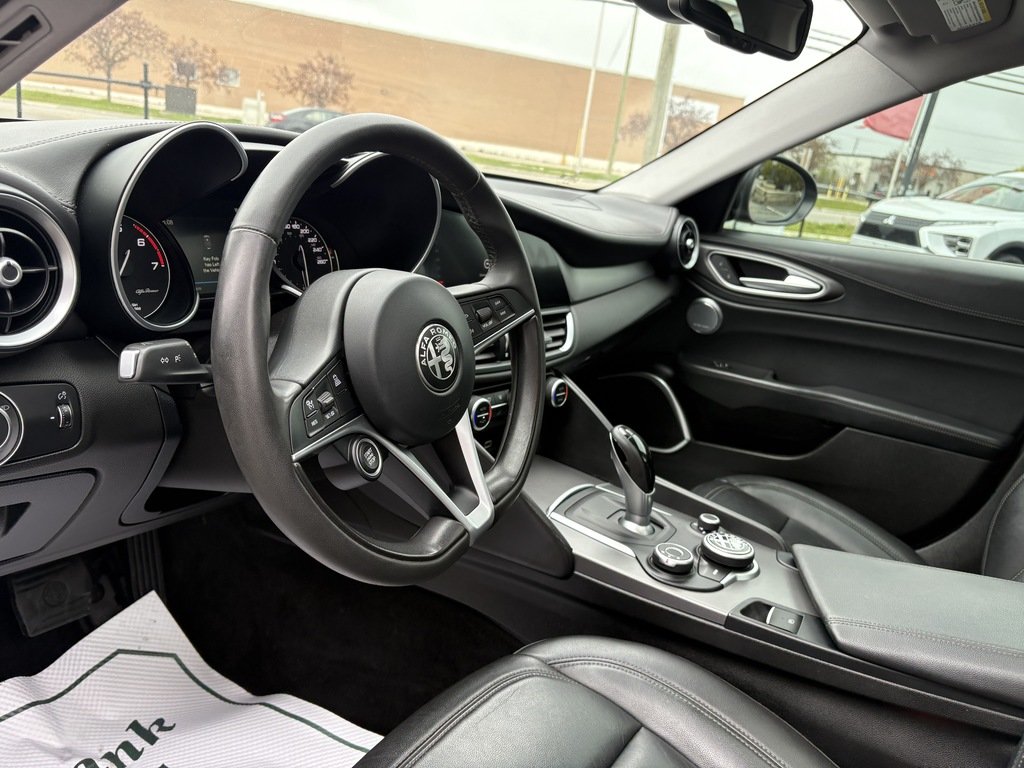 2018 Alfa Romeo GIULIA TI   AWD   HARMAN/KARDON   PANO   BLIND SPOT in Oakville, Ontario - 12 - w1024h768px
