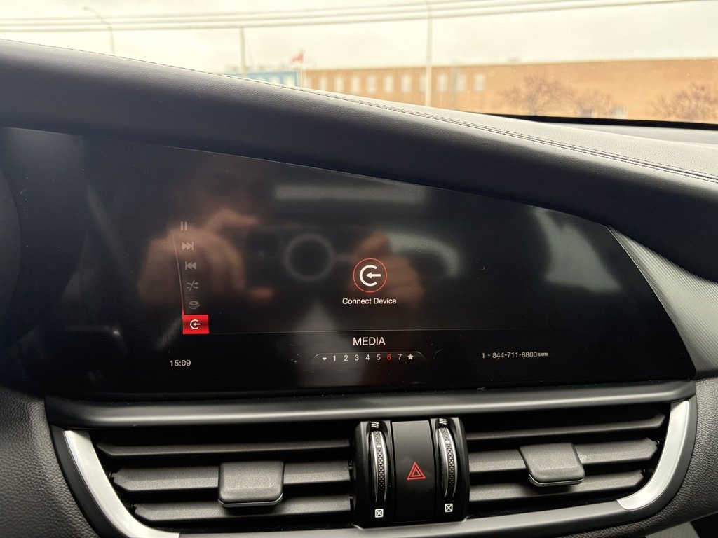 2018 Alfa Romeo GIULIA TI   AWD   HARMAN/KARDON   PANO   BLIND SPOT in Oakville, Ontario - 17 - w1024h768px