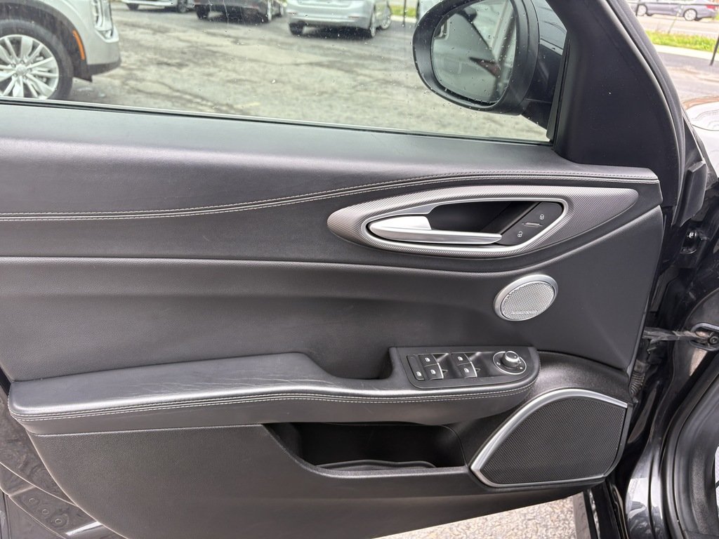 2018 Alfa Romeo GIULIA TI   AWD   HARMAN/KARDON   PANO   BLIND SPOT in Oakville, Ontario - 10 - w1024h768px