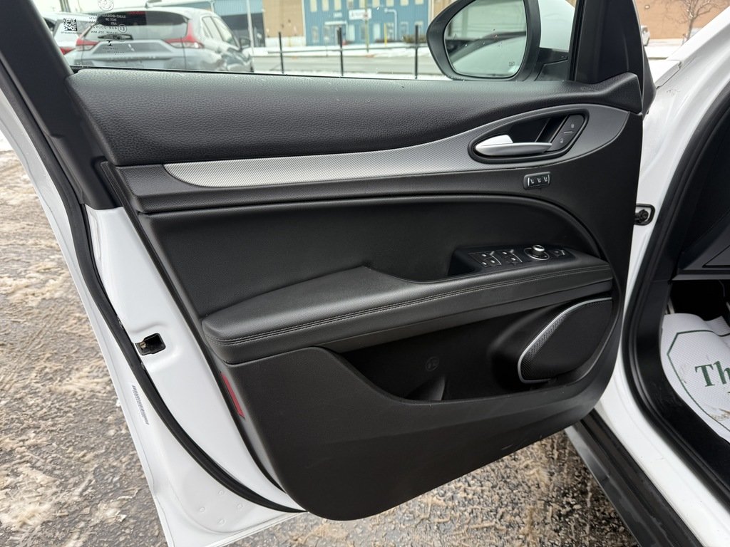 2019 Alfa Romeo Stelvio SPORT   AWD   PANO   HTD SEATS/STEER   BU CAM in Oakville, Ontario - 9 - w1024h768px