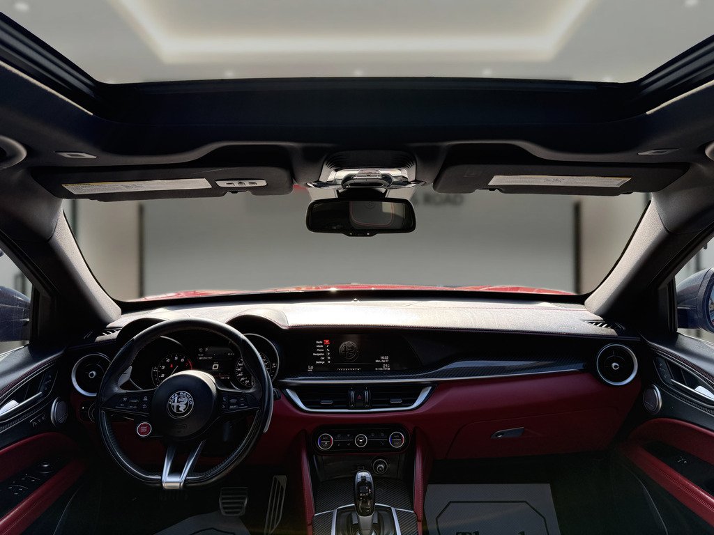 2019 Alfa Romeo Stelvio QUADRIFOGLIO   AWD   CARBON   505 HP in Oakville, Ontario - 13 - w1024h768px