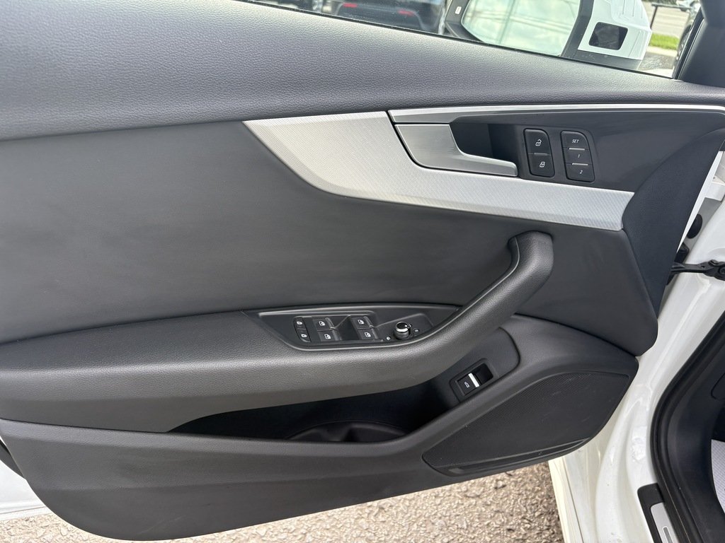 2020 Audi A4 PROGRESSIV   QUATTRO   S-LINE   NAV   SUNROOF in Oakville, Ontario - 10 - w1024h768px