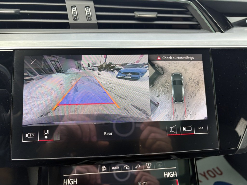 2022 Audi E-TRON TECHNIK   QUATTRO   ELECTRIC   S-LINE   HUD   NAV in Oakville, Ontario - 19 - w1024h768px