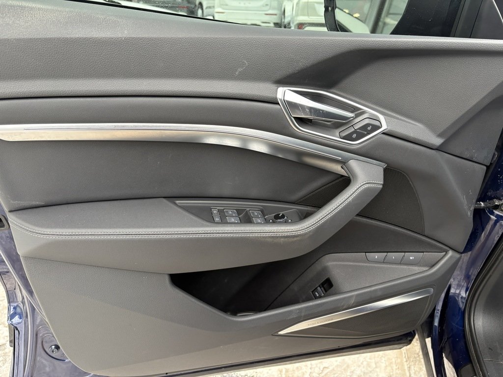 2022 Audi E-TRON TECHNIK   QUATTRO   ELECTRIC   S-LINE   HUD   NAV in Oakville, Ontario - 10 - w1024h768px