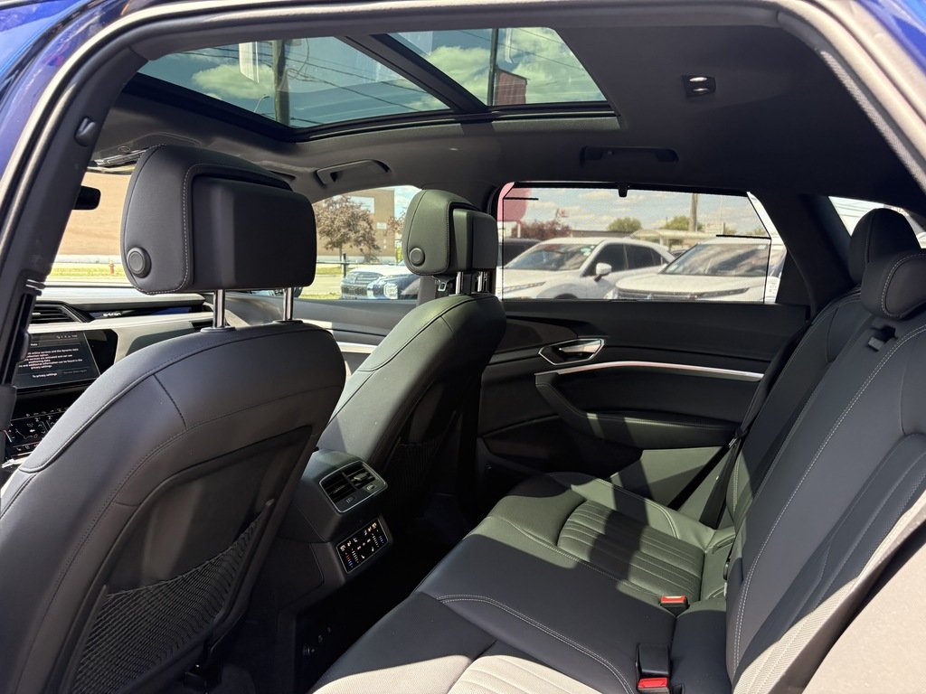 2022 Audi E-TRON TECHNIK   QUATTRO   ELECTRIC   S-LINE   HUD   NAV in Oakville, Ontario - 23 - w1024h768px