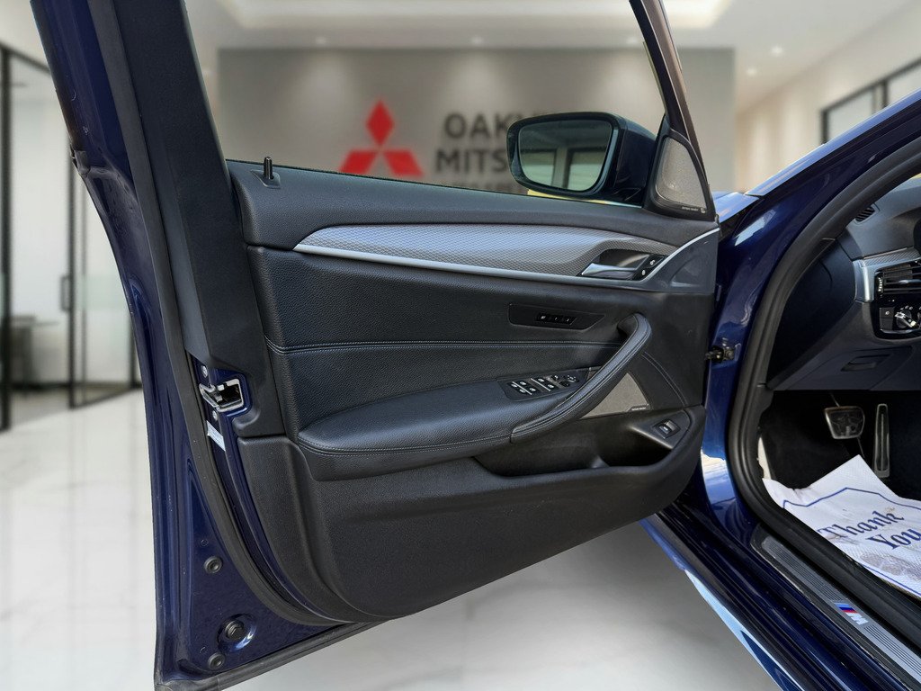 2019 BMW 530I xDrive Sedan in Oakville, Ontario - 10 - w1024h768px