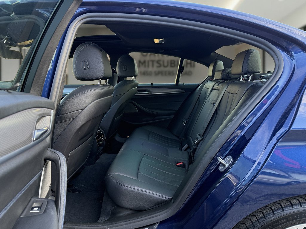 2019 BMW 530I xDrive Sedan in Oakville, Ontario - 12 - w1024h768px