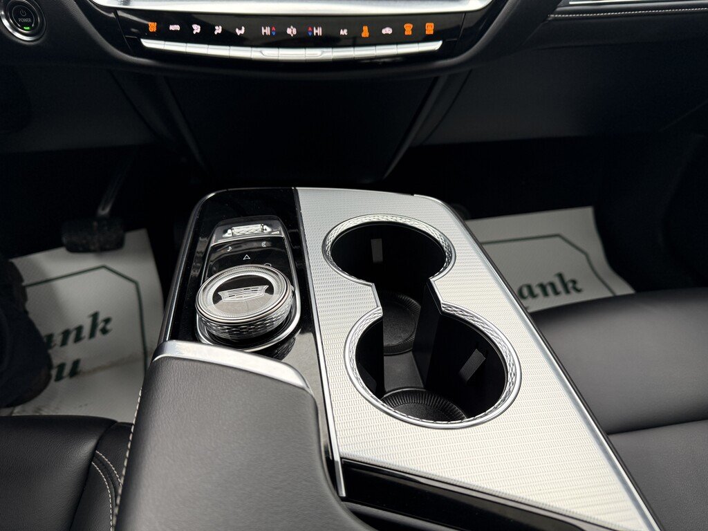 2024 Cadillac LYRIQ 600 E4   TECH   AWD   ELECTRIC   CLEAN CARFAX in Oakville, Ontario - 18 - w1024h768px