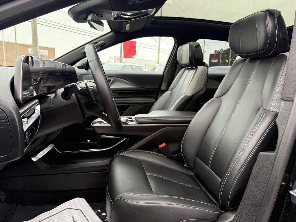 2024 Cadillac LYRIQ 600 E4   TECH   AWD   ELECTRIC   CLEAN CARFAX in Oakville, Ontario - 12 - w1024h768px