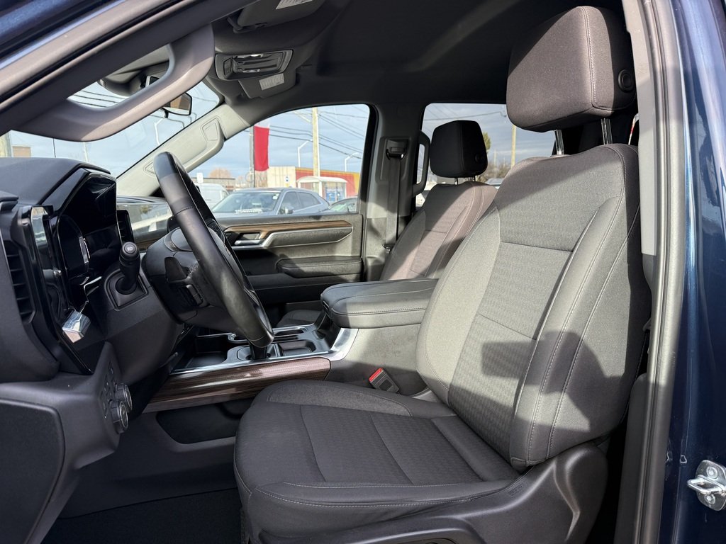 2023 Chevrolet Silverado 1500 4WD   CREW CAB   LT   Z71   5.3L   CARPLAY in Oakville, Ontario - 12 - w1024h768px