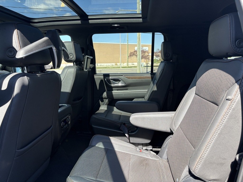 2023 Chevrolet Suburban 4WD   HIGH COUNTRY   PWR RUNNING BOARD   HUD in Oakville, Ontario - 22 - w1024h768px