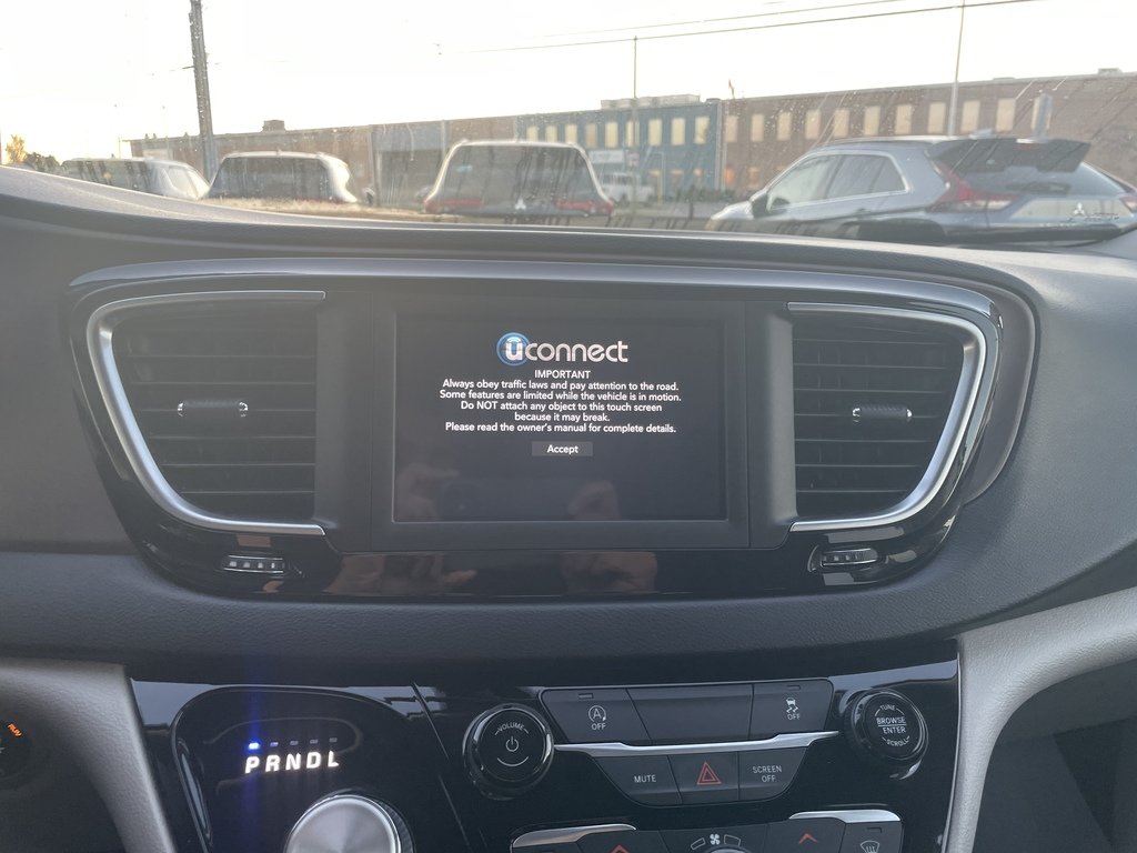 2021 Chrysler Grand Caravan SE   7 PASSENGER   BU CAM   CRUISE   U CONNECT in Oakville, Ontario - 17 - w1024h768px