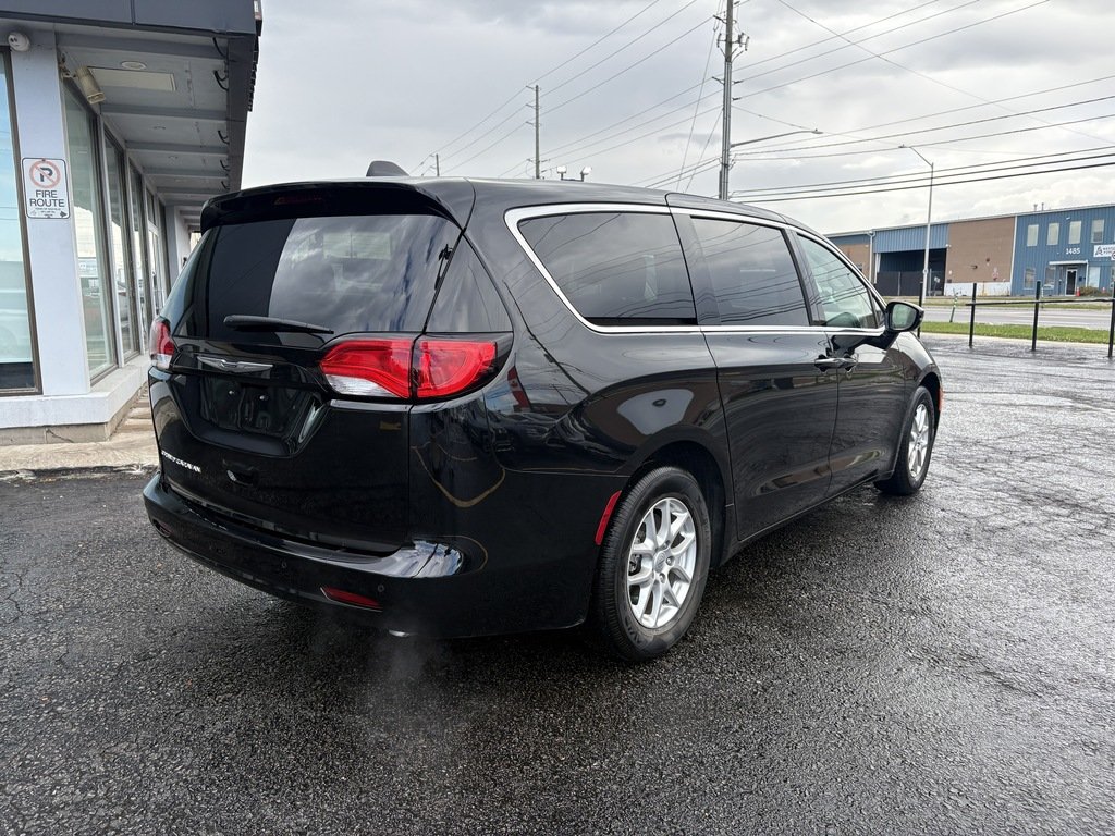 2024 Chrysler Grand Caravan SXT   POWER DOORS   STOW N GO   NAV   BU CAM in Oakville, Ontario - 8 - w1024h768px