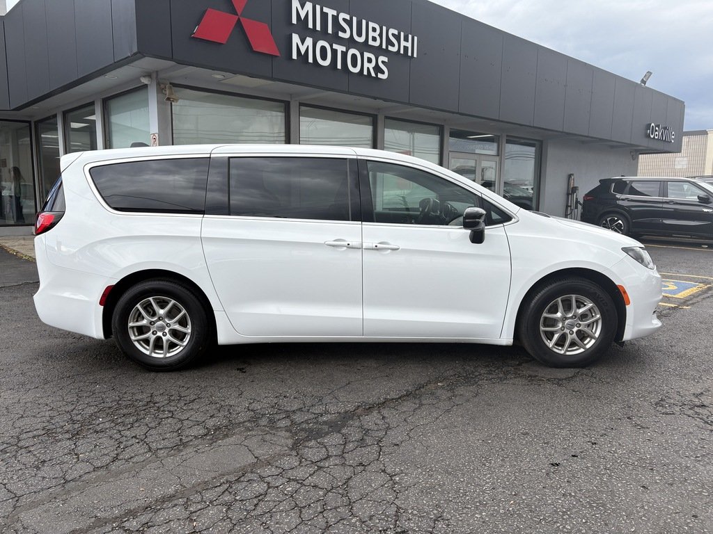 2025 Chrysler Grand Caravan SXT   POWER DOORS   STOW N GO   POWER DOORS in Oakville, Ontario - 9 - w1024h768px