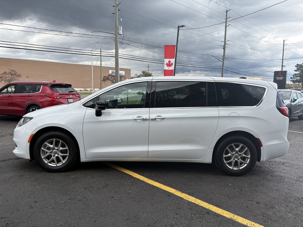 2025 Chrysler Grand Caravan SXT   POWER DOORS   STOW N GO   POWER DOORS in Oakville, Ontario - 5 - w1024h768px
