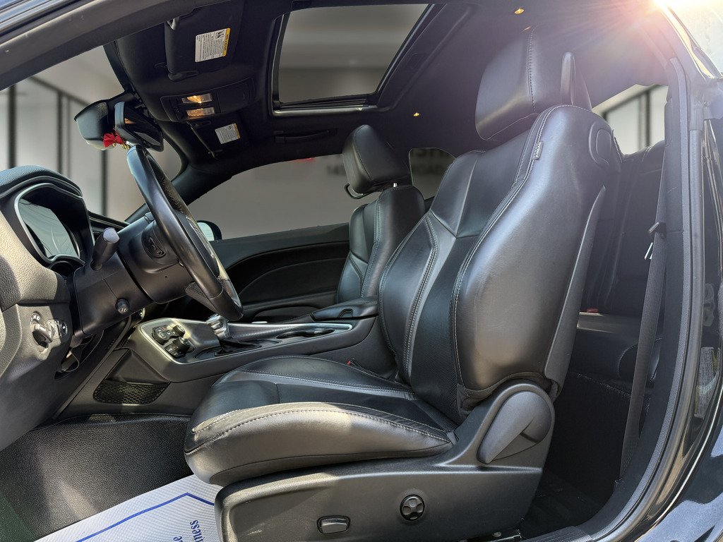 2018 Dodge Challenger SXT PLUS   LEATHER   SUNROOF   HTD/VNT SEATS in Oakville, Ontario - 12 - w1024h768px