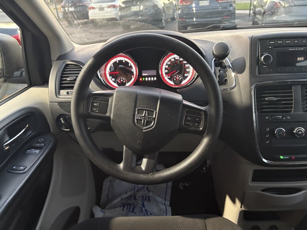 2018 Dodge Grand Caravan CVP   7 PASS   BU CAM   CLEAN CARFAX in Oakville, Ontario - 14 - w1024h768px