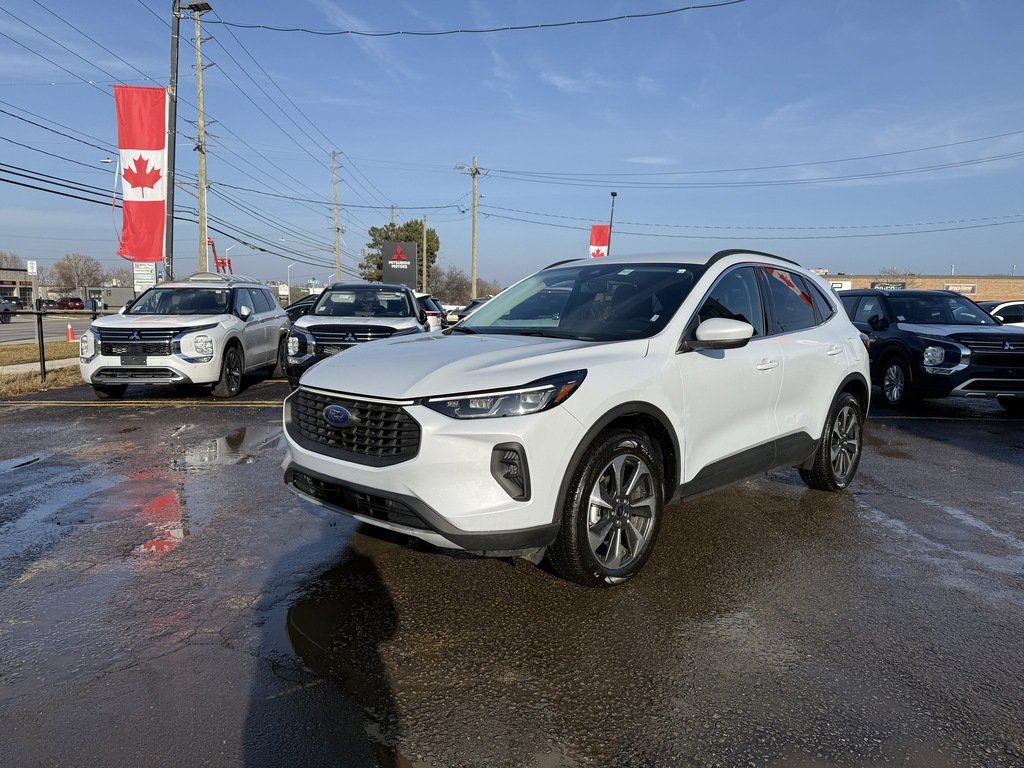 2025 Ford Escape Platinum AWD in Oakville, Ontario - 4 - w1024h768px