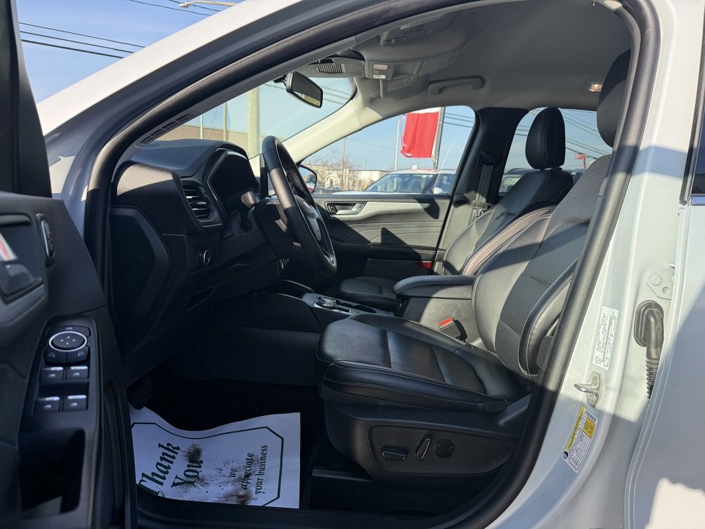 2025 Ford Escape PLATINUM   AWD    LTHR   NAV   BU CAM in Oakville, Ontario - 11 - w1024h768px
