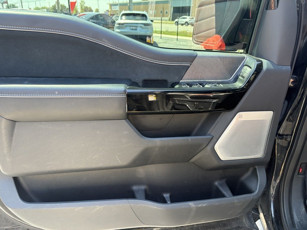 2022 Ford F-150 Lightning PLATINUM   4WD   LTHR   CALL TO BOOK APPOINTMENT in Oakville, Ontario - 10 - w1024h768px