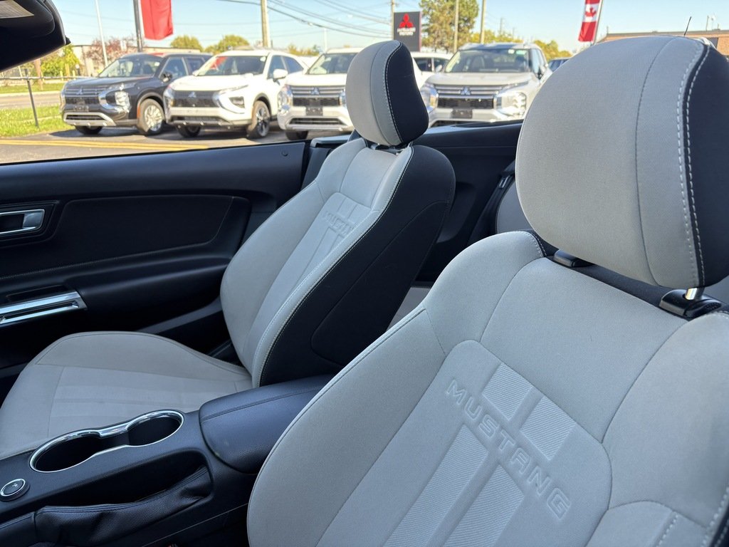 2018 Ford Mustang CONVERTIBLE   AUTO   CARPLAY   HTD SEATS in Oakville, Ontario - 13 - w1024h768px