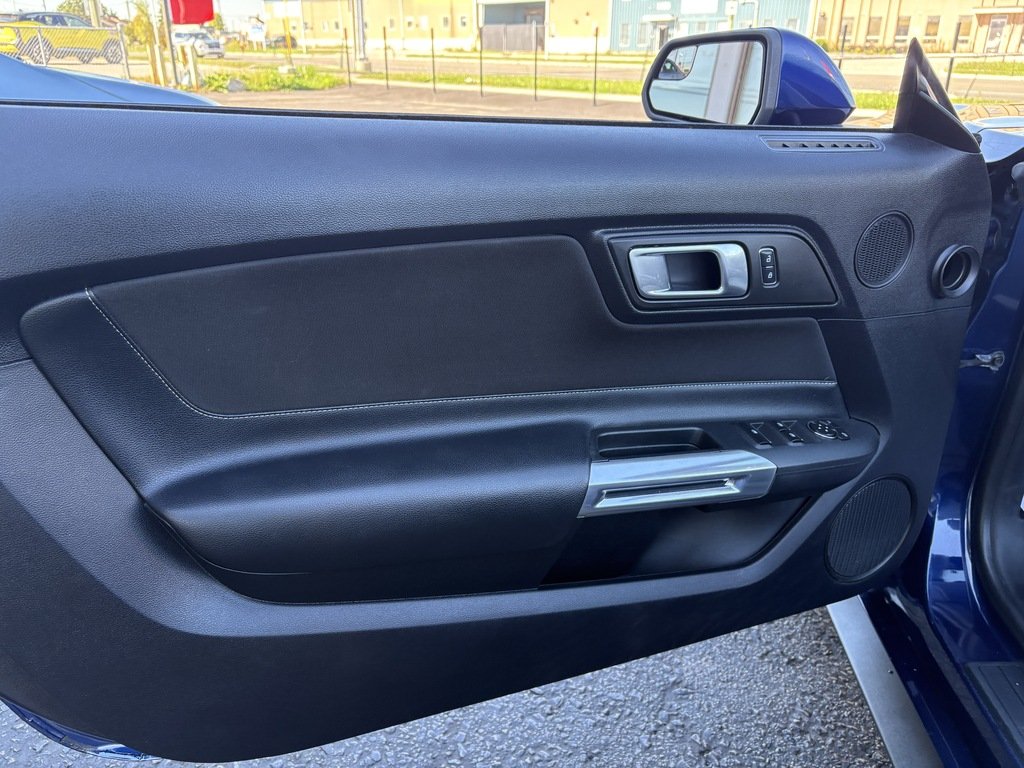 2018 Ford Mustang CONVERTIBLE   AUTO   CARPLAY   HTD SEATS in Oakville, Ontario - 10 - w1024h768px