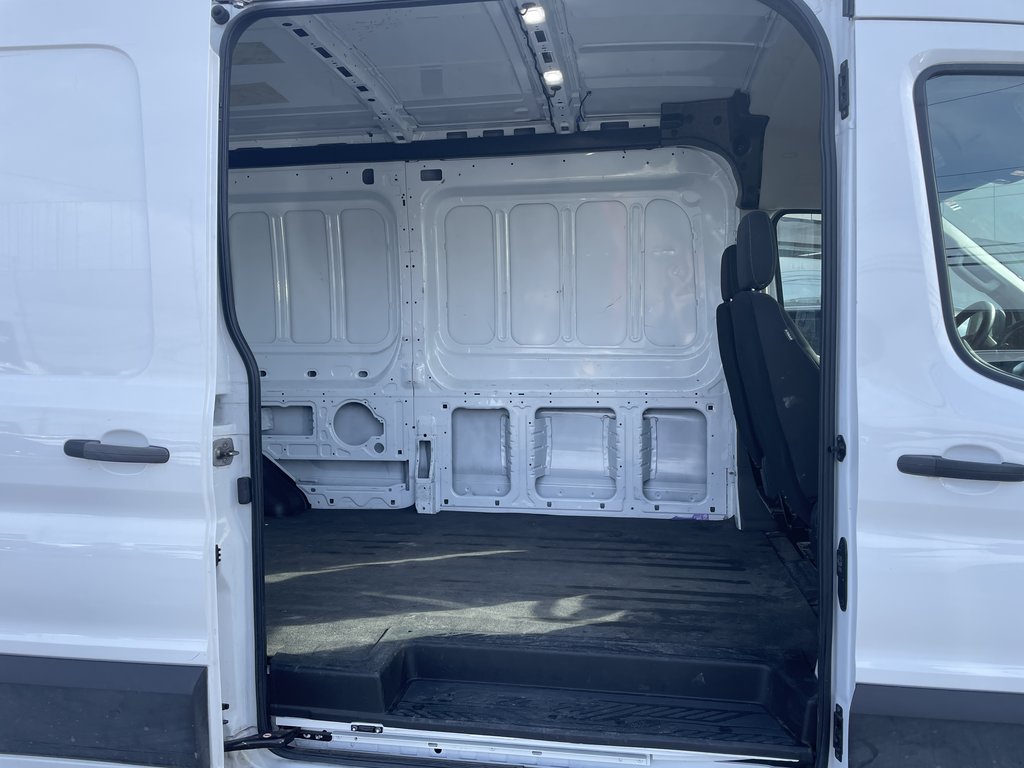 2021  Transit Cargo Van T-250   MED ROOF   RH DOOR   BU CAM in Oakville, Ontario - 11 - w1024h768px