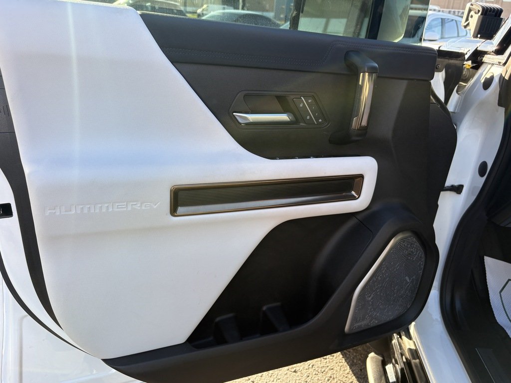 2024 GMC HUMMER EV Pickup E4WD   CREW CAB   2X   ELECTRIC   CLEAN CARFAX in Oakville, Ontario - 10 - w1024h768px
