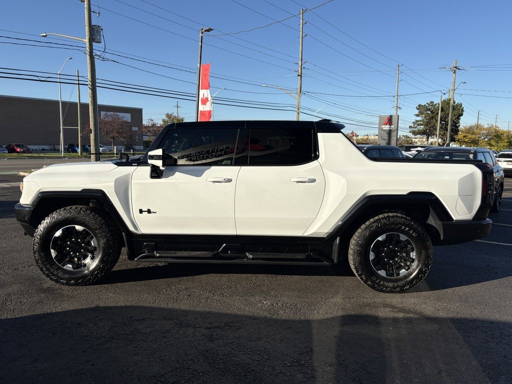 2024 GMC HUMMER EV Pickup E4WD   CREW CAB   2X   ELECTRIC   CLEAN CARFAX in Oakville, Ontario - 5 - w1024h768px