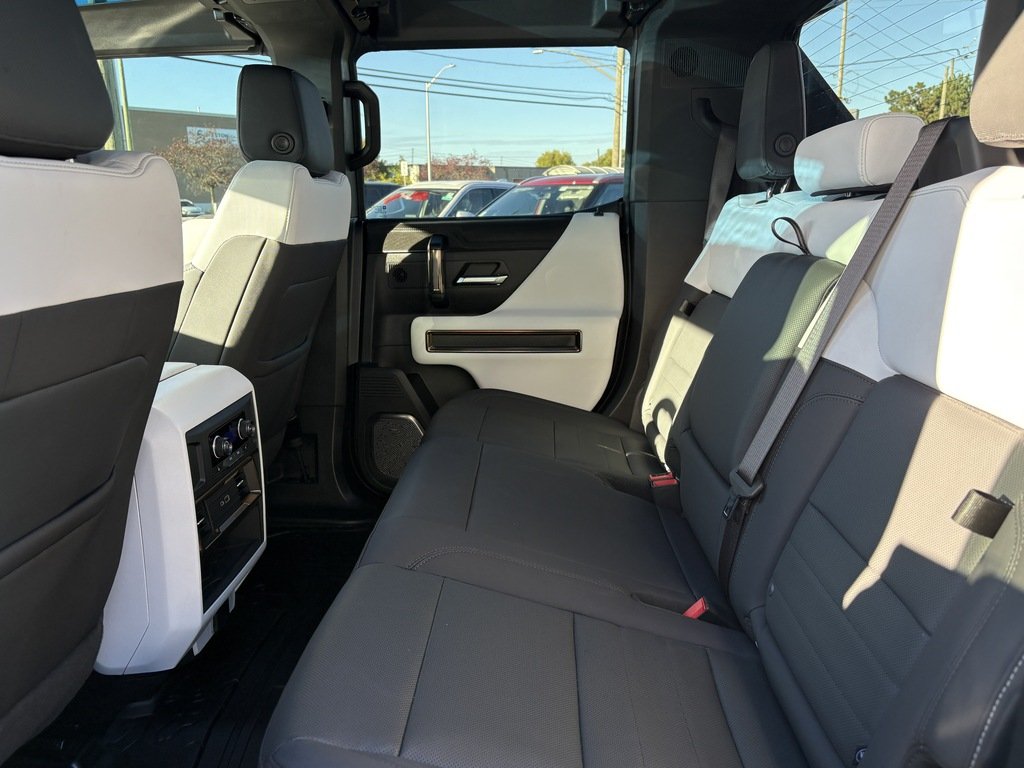 2024 GMC HUMMER EV Pickup E4WD   CREW CAB   2X   ELECTRIC   CLEAN CARFAX in Oakville, Ontario - 23 - w1024h768px