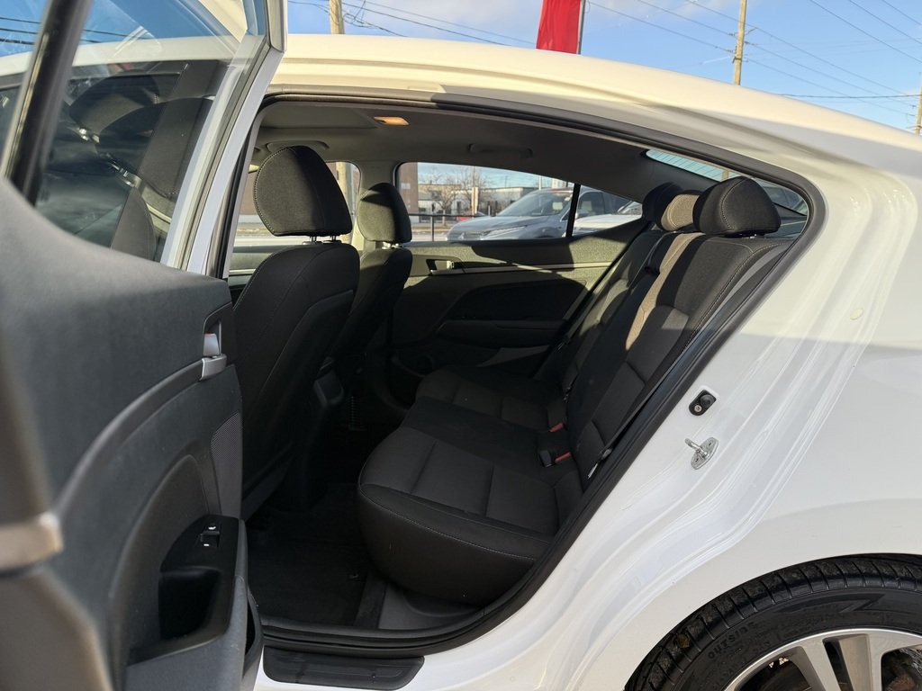 2017 Hyundai Elantra SUNROOF   AUTO   BU CAM   CARPLAY   HTD STEER in Oakville, Ontario - 19 - w1024h768px