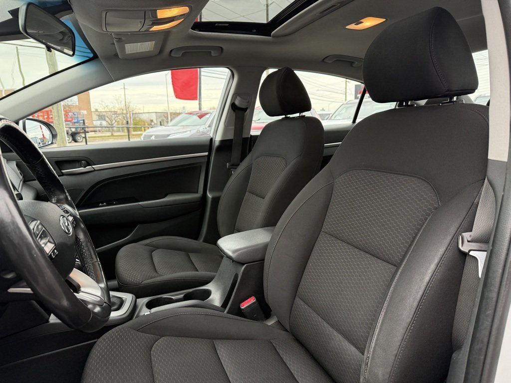 2019 Hyundai Elantra PREFEREED   SUNROOF   AUTO   BU CAM   CARPLAY in Oakville, Ontario - 12 - w1024h768px