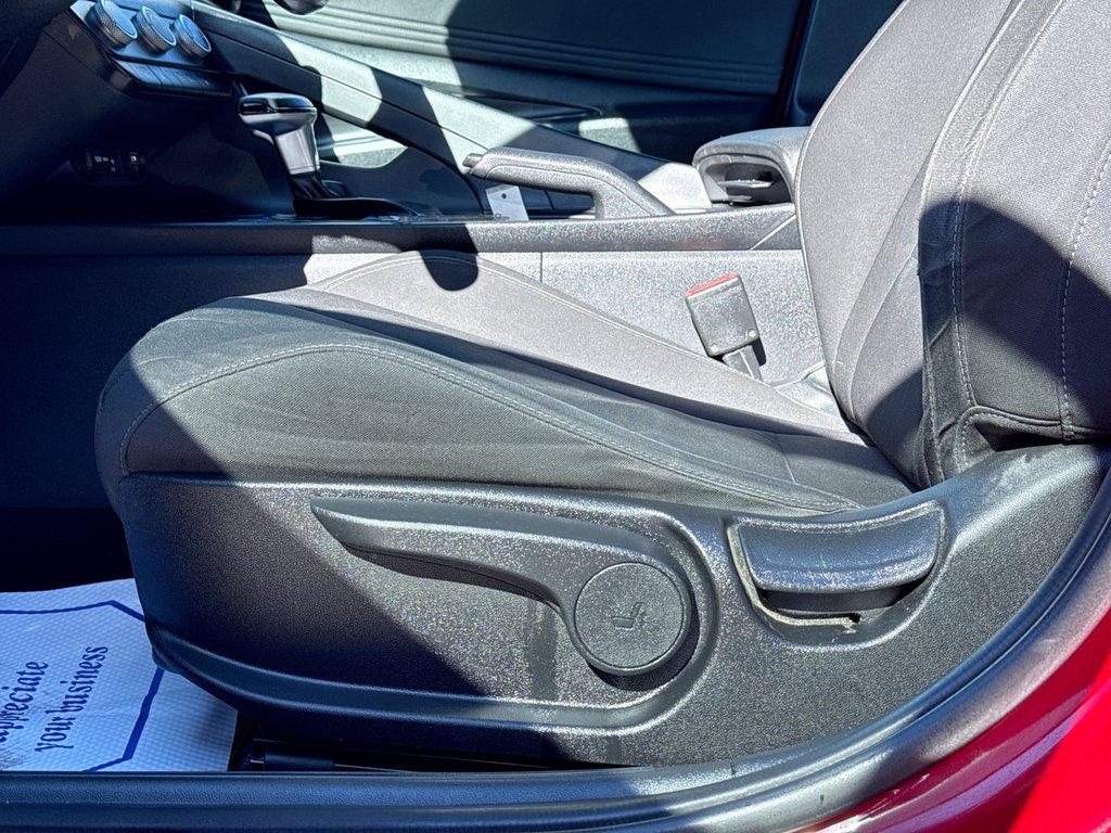 2021 Hyundai ELANTRA Preferred in Oakville, Ontario - 14 - w1024h768px