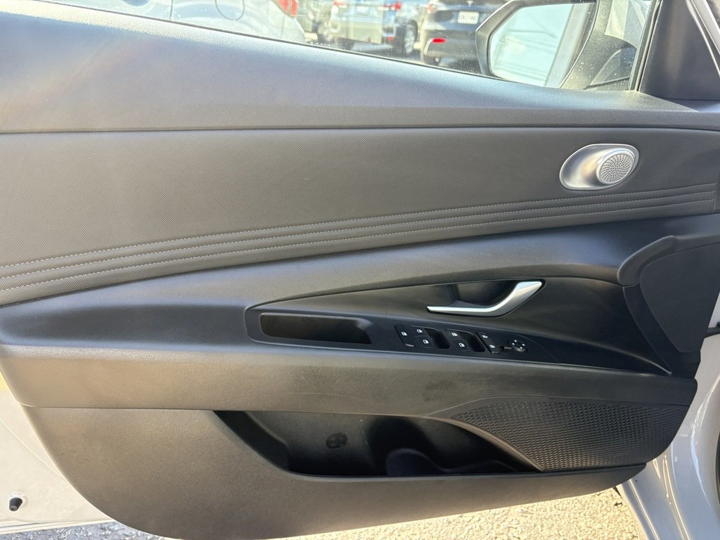2023 Hyundai Elantra PREFERRED   AUTO   HTD SEATS/STEERING   CARPLAY in Oakville, Ontario - 10 - w1024h768px