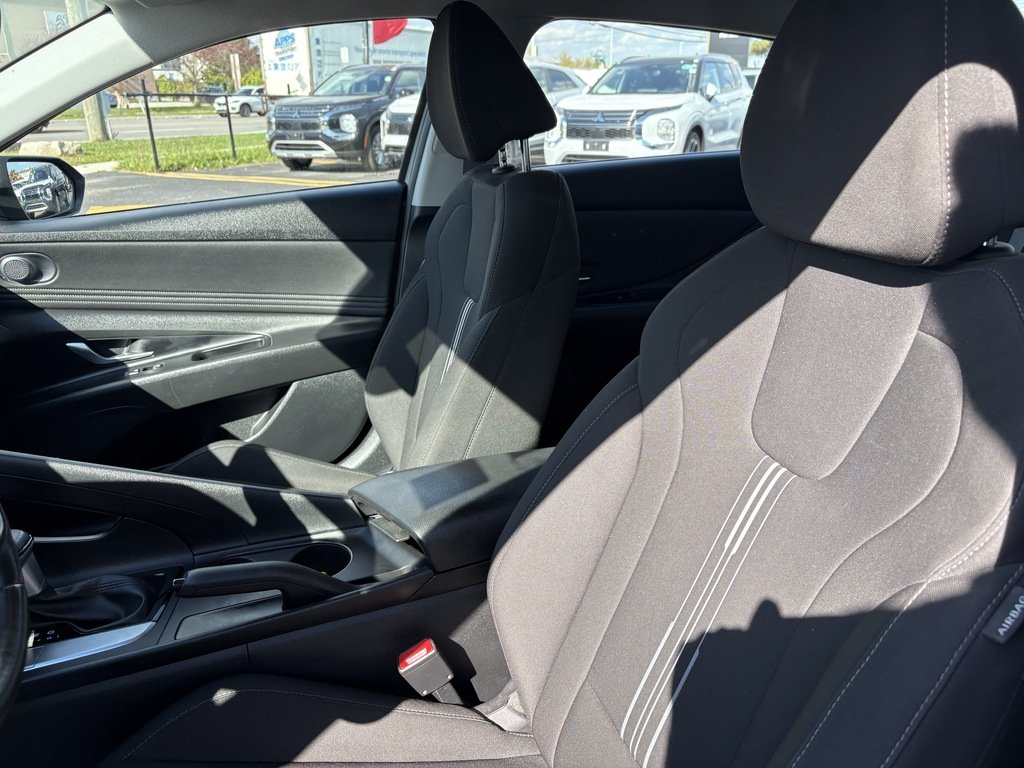 2023 Hyundai Elantra PREFERRED   AUTO   HTD SEATS/STEERING   CARPLAY in Oakville, Ontario - 11 - w1024h768px