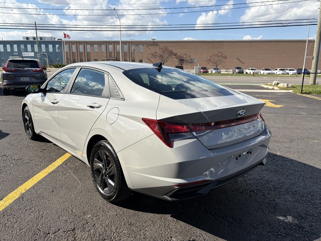2023 Hyundai Elantra PREFERRED   AUTO   HTD SEATS/STEERING   CARPLAY in Oakville, Ontario - 6 - w1024h768px