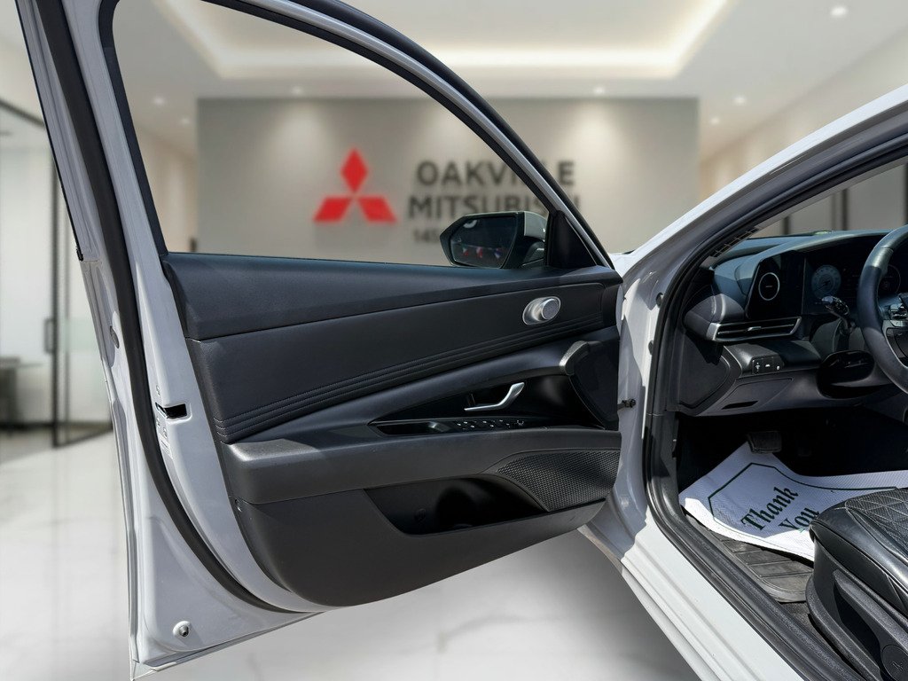 2023 Hyundai Elantra PREFERRED   SUNROOF   HTD SEATS   CARPLAY in Oakville, Ontario - 10 - w1024h768px