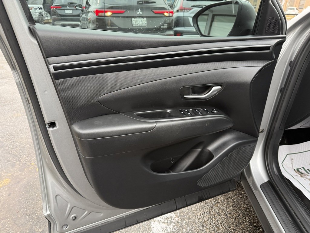 2023 Hyundai Tucson ESSENTIAL   BU CAM   HTD SEATS   CARPLAY in Oakville, Ontario - 10 - w1024h768px