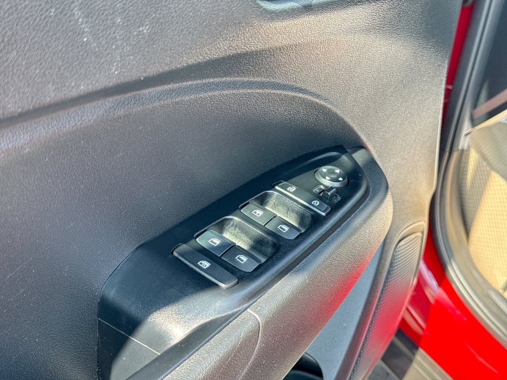 2022 Hyundai Venue Preferred in Oakville, Ontario - 15 - w1024h768px