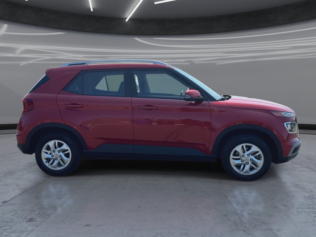 2022 Hyundai Venue Preferred in Oakville, Ontario - 9 - w1024h768px