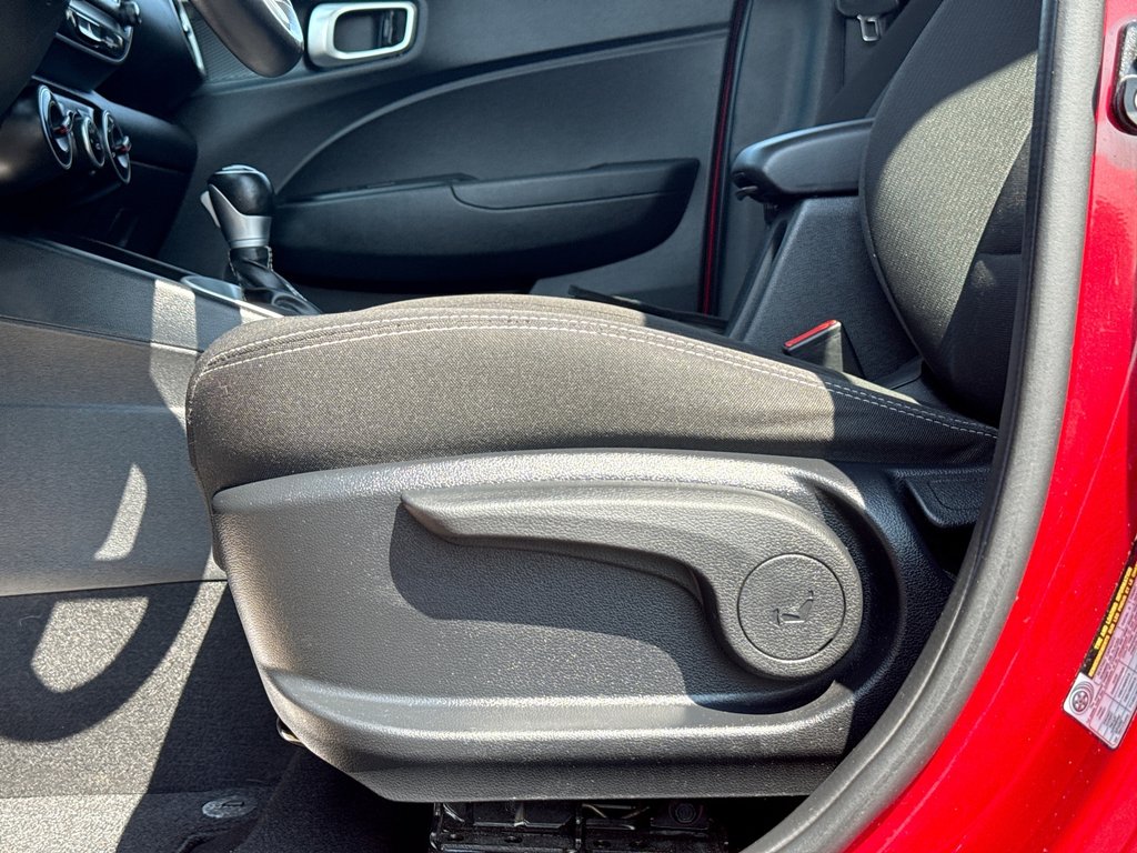 2022 Hyundai Venue Preferred in Oakville, Ontario - 14 - w1024h768px