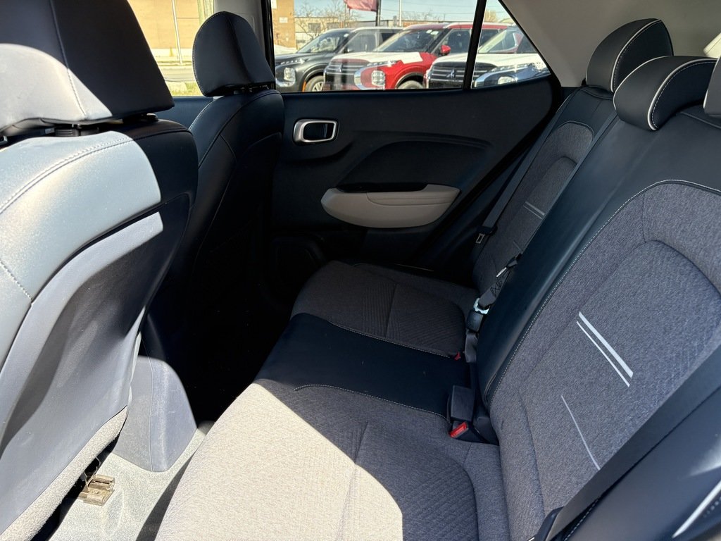 2023 Hyundai Venue ULTIMATE   DENIM INTERIOR   SUNROOF   CARPLAY in Oakville, Ontario - 23 - w1024h768px