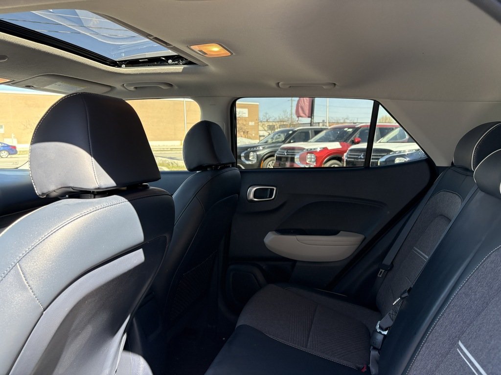 2023 Hyundai Venue ULTIMATE   DENIM INTERIOR   SUNROOF   CARPLAY in Oakville, Ontario - 22 - w1024h768px